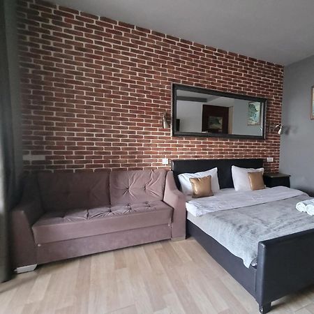 Mini Hotel On Demiivska Kyiv Exterior photo